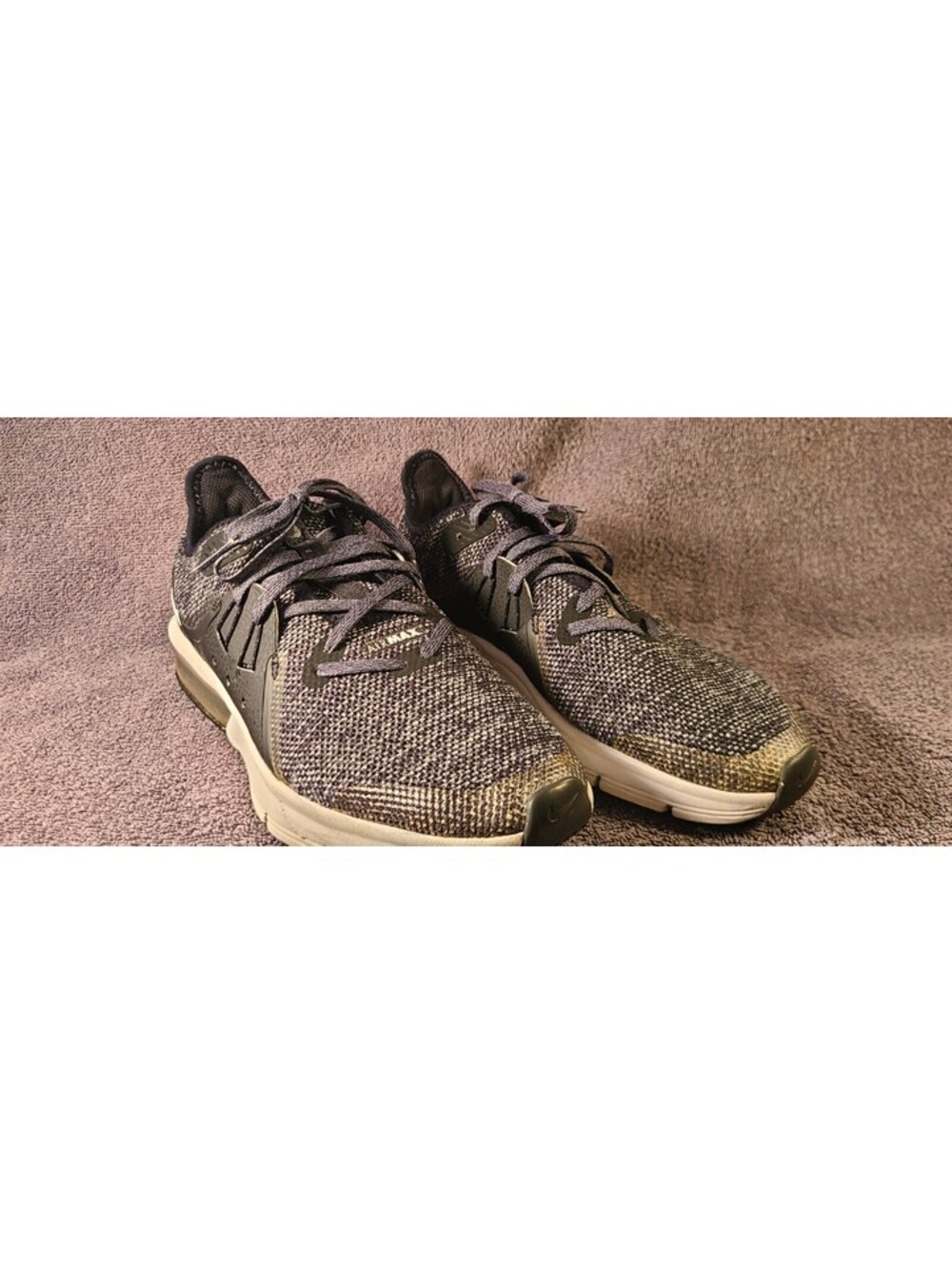 Nike Air Max Sequent 3 Running Shoes 922884-001 Black White Sz 7Y.